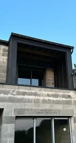 pose de velux Livré sur Changeon-3